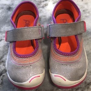 Toddler Plae Emme Shoes Sz 8.5